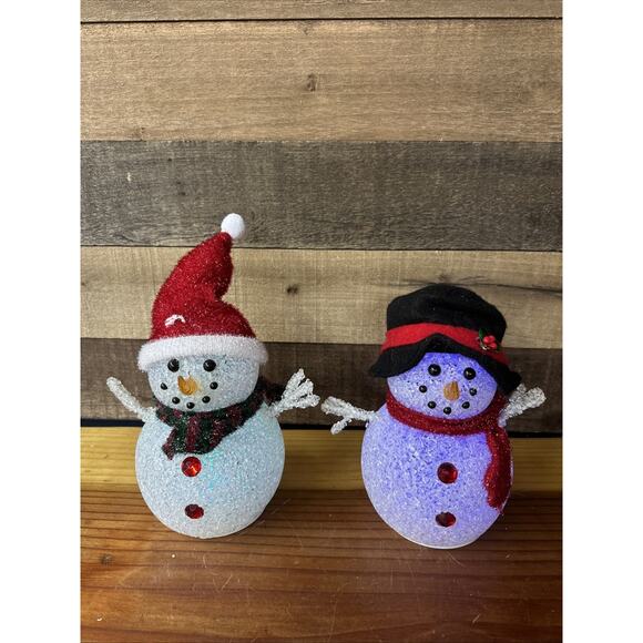 Color Changing Melted Popcorn Snowman Couple 8” Tall - Picture 1 of 11